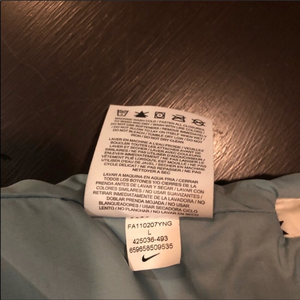 Nike Better World Bellevue Vest Size Large EUC - Picture 6 of 8